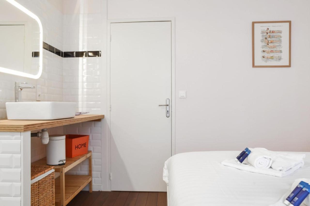 Charming Flat In A Calm Street At The Historic Heart Of - Welkeys * Bayona