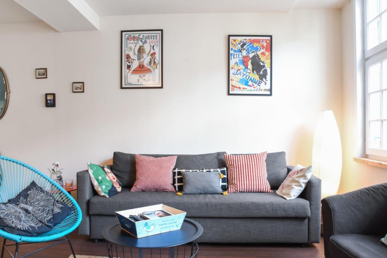 Charming Flat In A Calm Street At The Historic Heart Of - Welkeys *